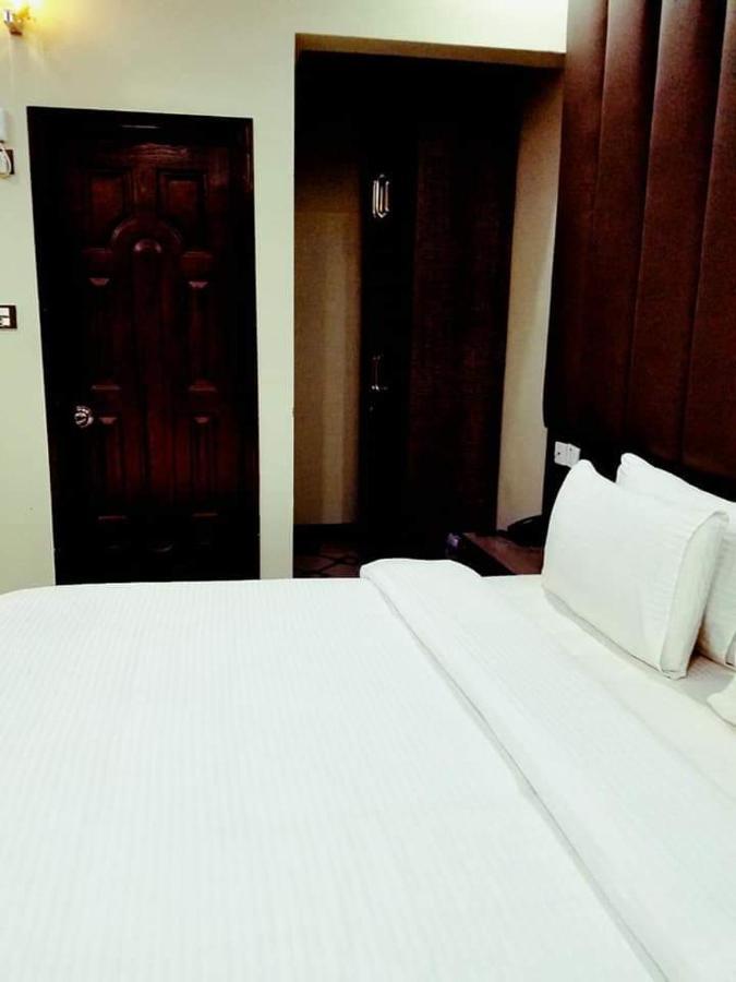 Diplomat Inn Karachi Esterno foto