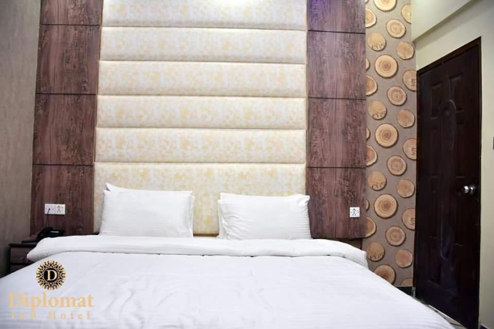 Diplomat Inn Karachi Esterno foto